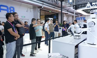 Lancement officiel du PL-Universe ProWhite Robot<br/>Pr&eacute;sence au WRC